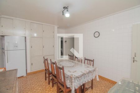 Casa à venda com 310m², 5 quartos e 7 vagas Casa à venda com 310m², 5 quartos e 7 vagasCozinha