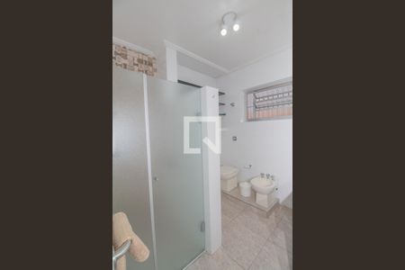 Casa à venda com 310m², 5 quartos e 7 vagas Casa à venda com 310m², 5 quartos e 7 vagasBanheiro