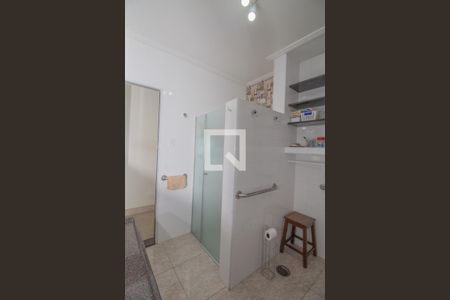 Casa à venda com 310m², 5 quartos e 7 vagas Casa à venda com 310m², 5 quartos e 7 vagasBanheiro