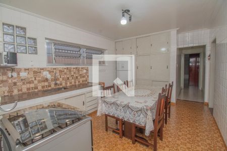 Casa à venda com 310m², 5 quartos e 7 vagas Casa à venda com 310m², 5 quartos e 7 vagasCozinha