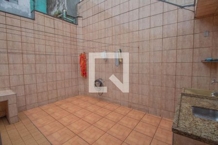 Casa à venda com 310m², 5 quartos e 7 vagas Casa à venda com 310m², 5 quartos e 7 vagasÁrea externa