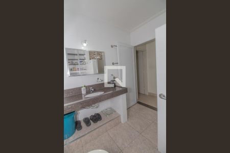 Casa à venda com 310m², 5 quartos e 7 vagas Casa à venda com 310m², 5 quartos e 7 vagasBanheiro