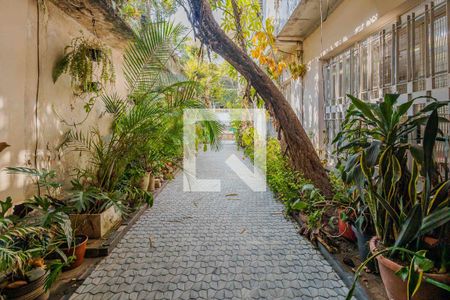 Casa à venda com 690m², 4 quartos e 5 vagasEntrada