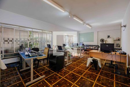 Casa à venda com 690m², 4 quartos e 5 vagasEscritório 2