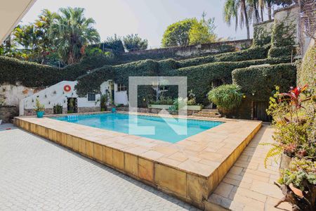 Casa à venda com 690m², 4 quartos e 5 vagasPiscina