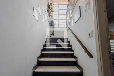 Casa à venda com 690m², 4 quartos e 5 vagasEscada