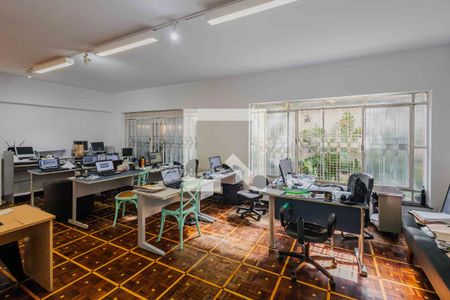 Casa à venda com 690m², 4 quartos e 5 vagasEscritório 2