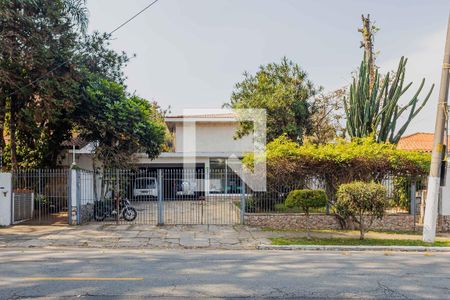 Casa à venda com 690m², 4 quartos e 5 vagasFachada