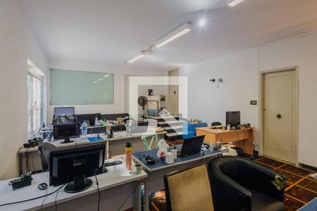 Casa à venda com 690m², 4 quartos e 5 vagasEscritório 2