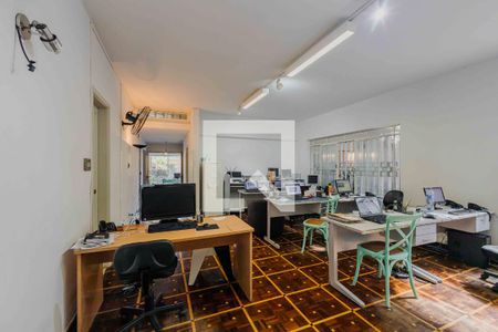 Casa à venda com 690m², 4 quartos e 5 vagasEscritório 2