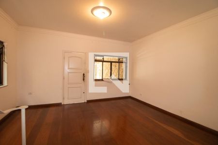 Casa à venda com 287m², 3 quartos e 2 vagas Casa à venda com 287m², 3 quartos e 2 vagasSala