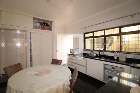 Casa à venda com 287m², 3 quartos e 2 vagas Casa à venda com 287m², 3 quartos e 2 vagasCozinha