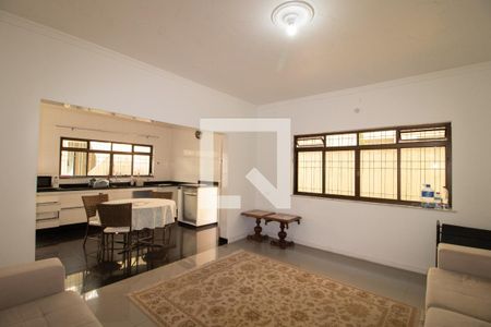 Casa à venda com 287m², 3 quartos e 2 vagas Casa à venda com 287m², 3 quartos e 2 vagasCopa