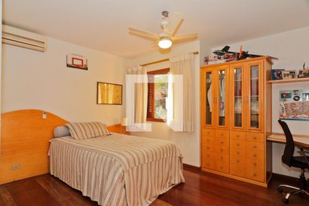 Casa à venda com 583m², 3 quartos e 4 vagas Casa à venda com 583m², 3 quartos e 4 vagasSuíte 2