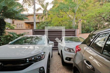 Casa à venda com 583m², 3 quartos e 4 vagas Casa à venda com 583m², 3 quartos e 4 vagasÁrea externa