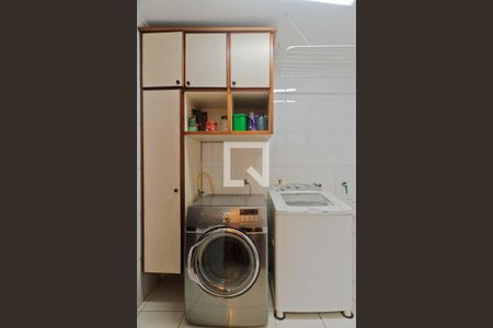 Casa à venda com 583m², 3 quartos e 4 vagas Casa à venda com 583m², 3 quartos e 4 vagasÁrea de Serviço