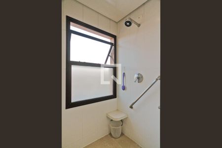 Casa à venda com 583m², 3 quartos e 4 vagas Casa à venda com 583m², 3 quartos e 4 vagasBanheiro da Suíte 1