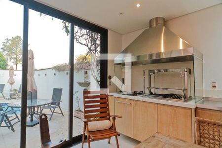 Casa à venda com 583m², 3 quartos e 4 vagas Casa à venda com 583m², 3 quartos e 4 vagasÁrea externa