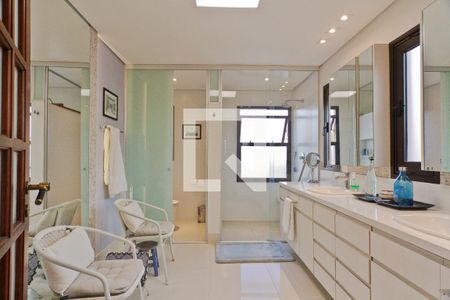 Casa à venda com 583m², 3 quartos e 4 vagas Casa à venda com 583m², 3 quartos e 4 vagasBanheiro da Suíte 1