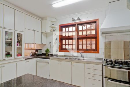 Casa à venda com 583m², 3 quartos e 4 vagas Casa à venda com 583m², 3 quartos e 4 vagasCozinha