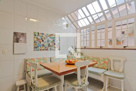 Casa à venda com 583m², 3 quartos e 4 vagas Casa à venda com 583m², 3 quartos e 4 vagasCozinha