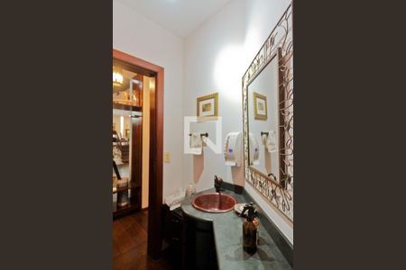 Casa à venda com 583m², 3 quartos e 4 vagas Casa à venda com 583m², 3 quartos e 4 vagasLavabo