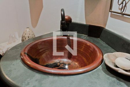 Casa à venda com 583m², 3 quartos e 4 vagas Casa à venda com 583m², 3 quartos e 4 vagasLavabo