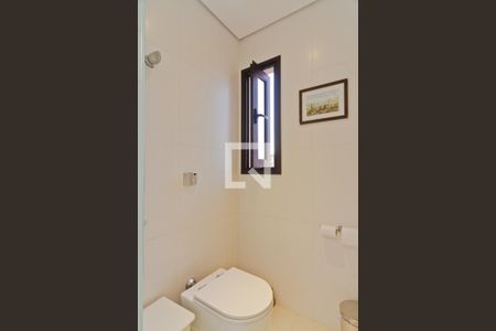 Casa à venda com 583m², 3 quartos e 4 vagas Casa à venda com 583m², 3 quartos e 4 vagasBanheiro da Suíte 1