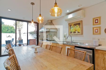 Casa à venda com 583m², 3 quartos e 4 vagas Casa à venda com 583m², 3 quartos e 4 vagasÁrea externa