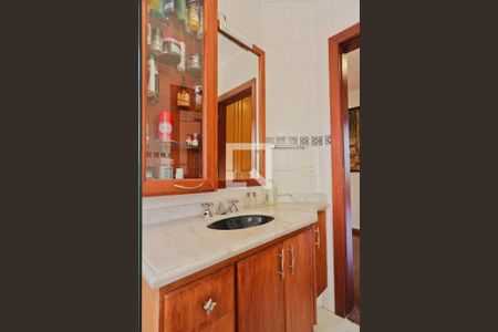 Casa à venda com 583m², 3 quartos e 4 vagas Casa à venda com 583m², 3 quartos e 4 vagasBanheiro da Suíte 2