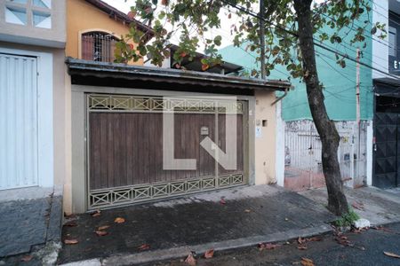 Casa à venda com 158m², 4 quartos e 2 vagas Casa à venda com 158m², 4 quartos e 2 vagasFachada