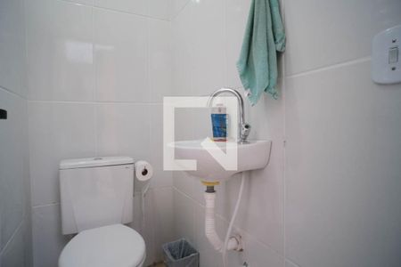 Casa à venda com 158m², 4 quartos e 2 vagas Casa à venda com 158m², 4 quartos e 2 vagasBanheiro de Serviço