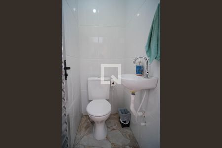 Casa à venda com 158m², 4 quartos e 2 vagas Casa à venda com 158m², 4 quartos e 2 vagasBanheiro de Serviço