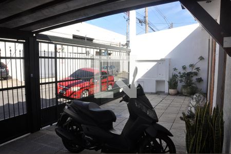 Casa à venda com 168m², 3 quartos e 7 vagas Casa à venda com 168m², 3 quartos e 7 vagasGaragem