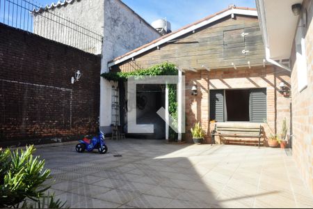 Casa à venda com 168m², 3 quartos e 7 vagas Casa à venda com 168m², 3 quartos e 7 vagasDetalhe Quintal