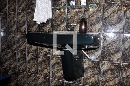 Casa à venda com 168m², 3 quartos e 7 vagas Casa à venda com 168m², 3 quartos e 7 vagasDetalhe Lavabo