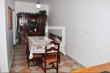 Casa à venda com 168m², 3 quartos e 7 vagas Casa à venda com 168m², 3 quartos e 7 vagasDetalhe Sala de Jantar