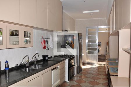 Casa à venda com 168m², 3 quartos e 7 vagas Casa à venda com 168m², 3 quartos e 7 vagasDetalhe Cozinha Americana