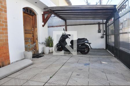 Casa à venda com 168m², 3 quartos e 7 vagas Casa à venda com 168m², 3 quartos e 7 vagasGaragem