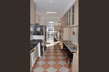 Casa à venda com 168m², 3 quartos e 7 vagas Casa à venda com 168m², 3 quartos e 7 vagasDetalhe Cozinha Americana