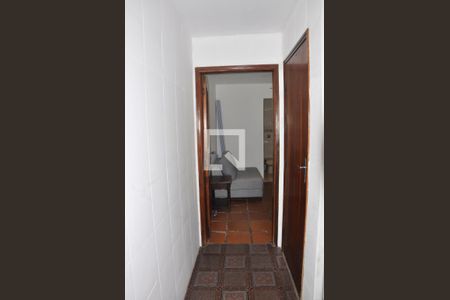 Casa à venda com 168m², 3 quartos e 7 vagas Casa à venda com 168m², 3 quartos e 7 vagasDetalhe Quarto da Empregada com Suíte