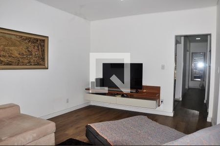 Casa à venda com 168m², 3 quartos e 7 vagas Casa à venda com 168m², 3 quartos e 7 vagasDetalhe da Sala