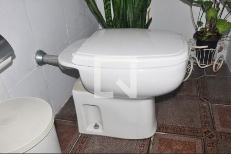 Casa à venda com 168m², 3 quartos e 7 vagas Casa à venda com 168m², 3 quartos e 7 vagasDetalhe Lavabo