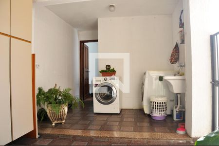 Casa à venda com 168m², 3 quartos e 7 vagas Casa à venda com 168m², 3 quartos e 7 vagasDetalhe Área de Serviço