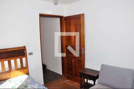 Casa à venda com 168m², 3 quartos e 7 vagas Casa à venda com 168m², 3 quartos e 7 vagasDetalhe Quarto da Empregada com Suíte