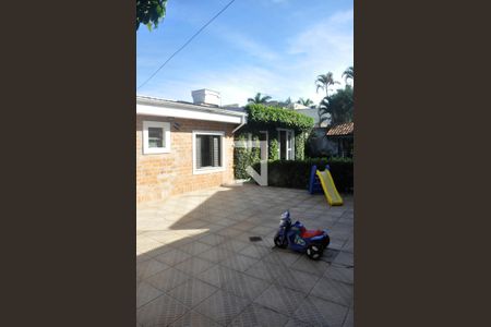 Casa à venda com 168m², 3 quartos e 7 vagas Casa à venda com 168m², 3 quartos e 7 vagasDetalhe Quintal