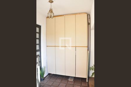 Casa à venda com 168m², 3 quartos e 7 vagas Casa à venda com 168m², 3 quartos e 7 vagasDetalhe Área de Serviço