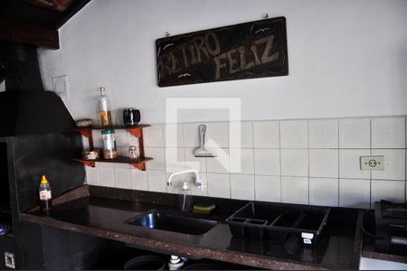 Casa à venda com 168m², 3 quartos e 7 vagas Casa à venda com 168m², 3 quartos e 7 vagasDetalhe Churrasqueira