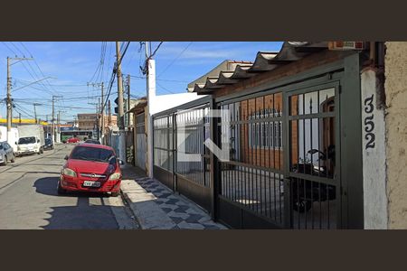 Casa à venda com 168m², 3 quartos e 7 vagas Casa à venda com 168m², 3 quartos e 7 vagasFachada do Imóvel