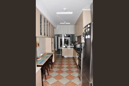 Casa à venda com 168m², 3 quartos e 7 vagas Casa à venda com 168m², 3 quartos e 7 vagasDetalhe Cozinha Americana